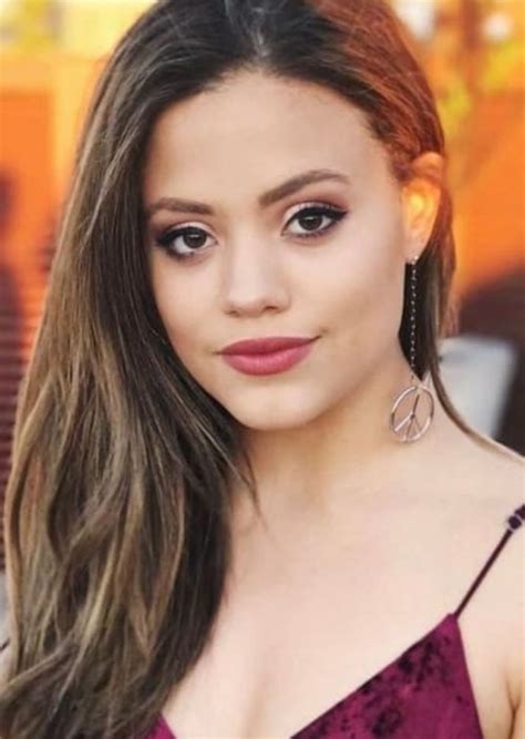 Vídeos pornôs com Look Alike Jenna Ortega 